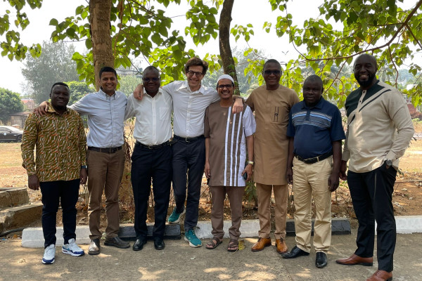 Le Bénin partage son expérience sur le WHOPEN et prépare l’implémentation du PEN+ lors d’un voyage d’étude en Sierra Leone