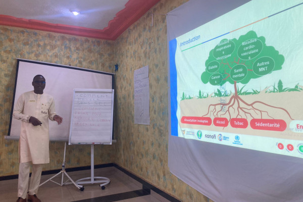 Atelier de formation sur la prise en charge intégrée des MNT : le PNLMNT renforce les compétences des formateurs à Bohicon.
