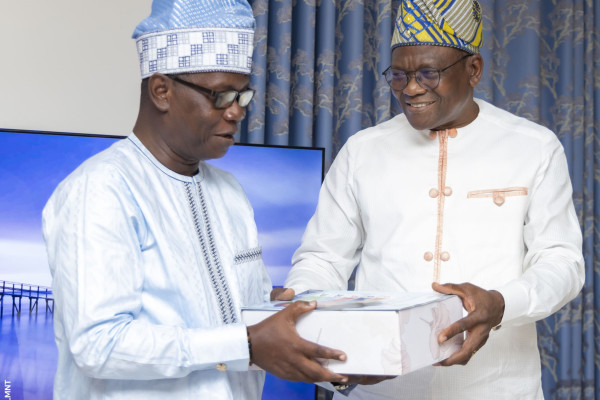 Célébration du départ à la retraite de quatre illustres personnels du PNLMNT