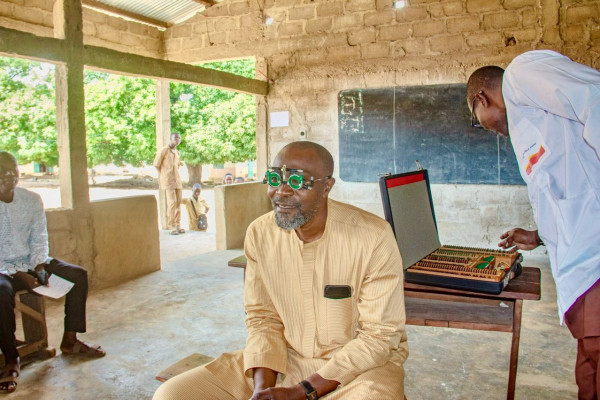 Dépistage gratuit pour prévenir les troubles de la vue chez les jeunes à Ina