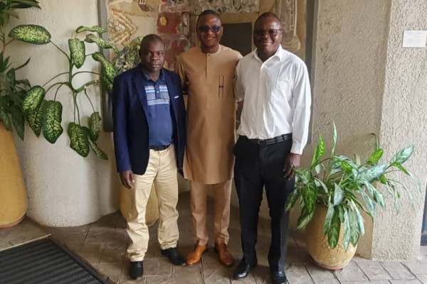 Le Bénin partage son expérience sur le WHOPEN et prépare l’implémentation du PEN+ lors d’un voyage d’étude en Sierra Leone