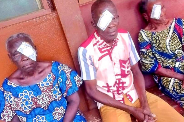 Le PNLMNT en action : Plus de 200 patients opérés gratuitement de la cataracte à Comè