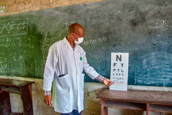 Dépistage gratuit pour prévenir les troubles de la vue chez les jeunes à Ina